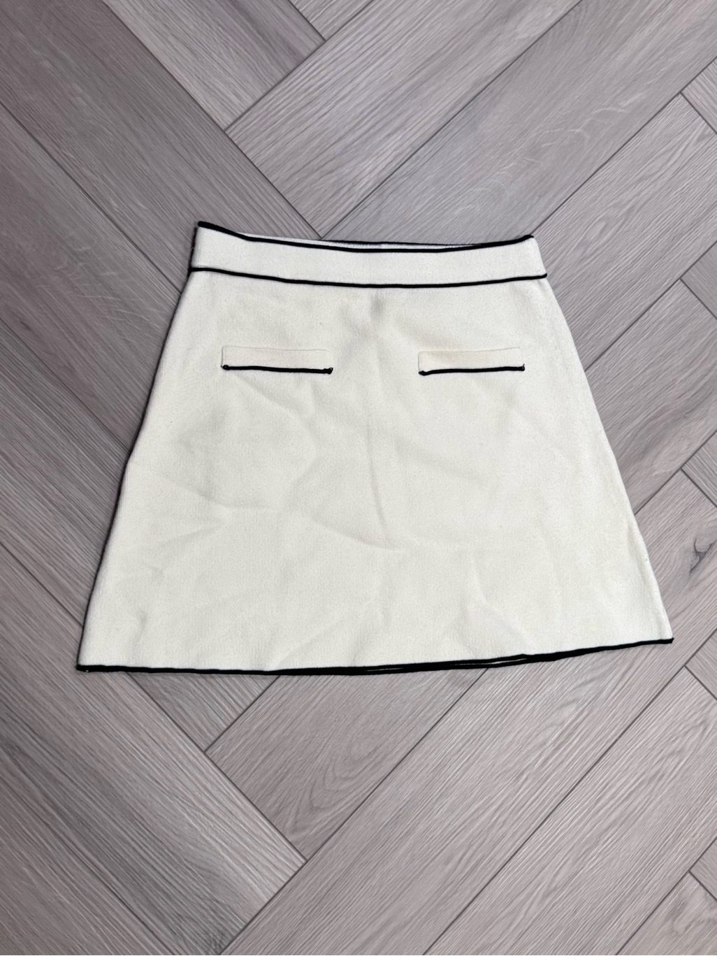 Oak & Fort Cream Knit A-Line Skirt With Black Trim